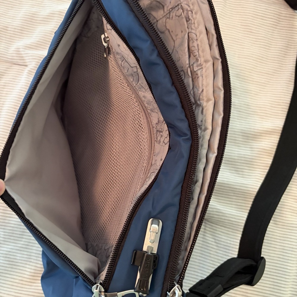 Pacsafe Vibe 325 10 Liter Anti Theft Sling Crossbody Travel Blue Personal Bag - Picture 6 of 12